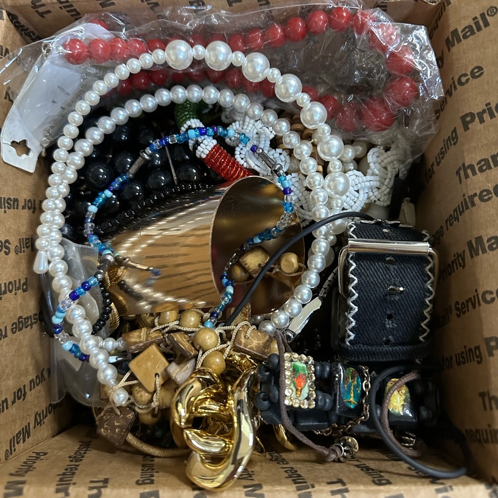 4lb junk jewelry crafting box what you see is what you get